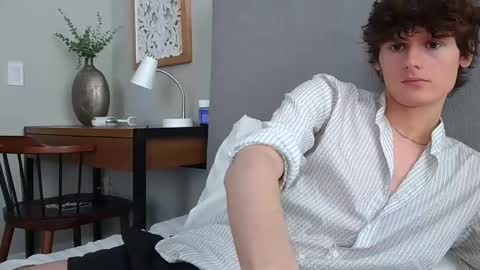 Snapshot of sensualalien chatting on 03.06.25 Cam online show from 03.06.25