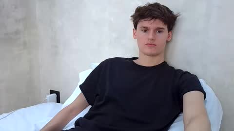 Snapshot of sensualalien chatting on 10.16.25 Cam online show from 10.16.25