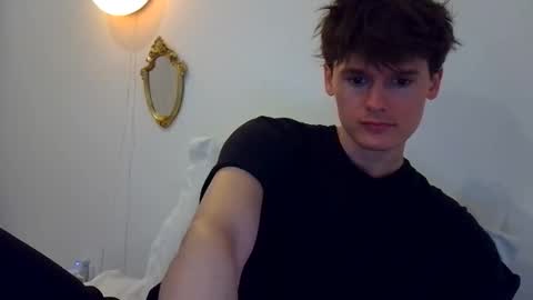 Snapshot of sensualalien chatting on 10.27.25 Cam online show from 10.27.25