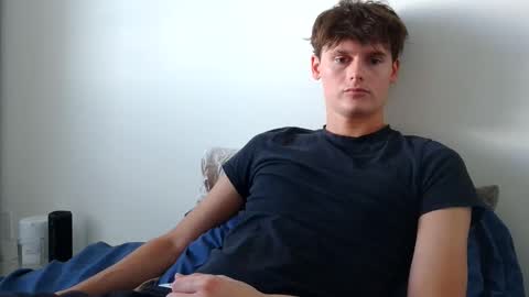 Snapshot of sensualalien chatting on 04.15.26 Cam online show from 04.15.26