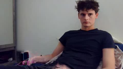 Snapshot of sensualalien chatting on 04.17.26 Cam online show from 04.17.26