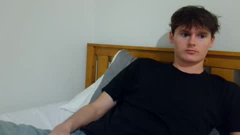 Snapshot of sensualalien chatting on 04.22.26 Cam online show from 04.22.26