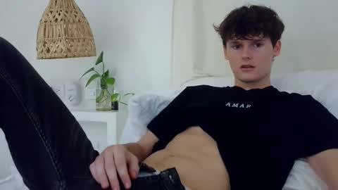 Snapshot of sensualalien chatting on 05.21.26 Cam online show from 05.21.26