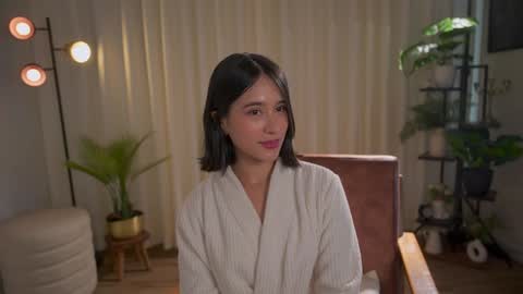 Snapshot of sensualcherry_ chatting on 12.19.24 Maria- OF sensual bee online show from 12.19.24