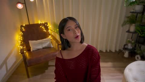 Snapshot of sensualcherry_ chatting on 12.23.24 Maria- OF sensual bee online show from 12.23.24