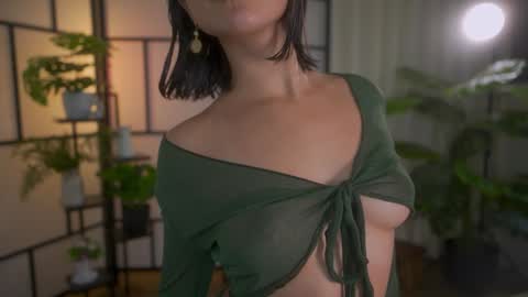 Snapshot of sensualcherry_ chatting on 01.26.25 Maria- OF sensual bee online show from 01.26.25