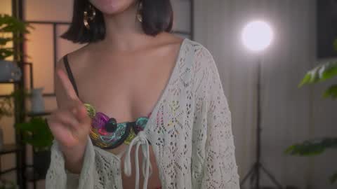 Snapshot of sensualcherry_ chatting on 01.30.25 Maria- OF sensual bee online show from 01.30.25