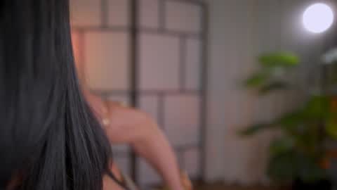 Snapshot of sensualcherry_ chatting on 02.12.25 Maria- OF sensual bee online show from 02.12.25