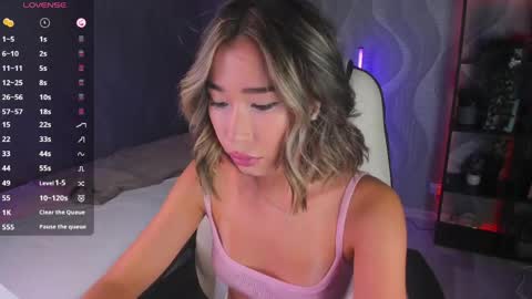Snapshot of sensualily chatting on 05.17.26 Kiki online show from 05.17.26