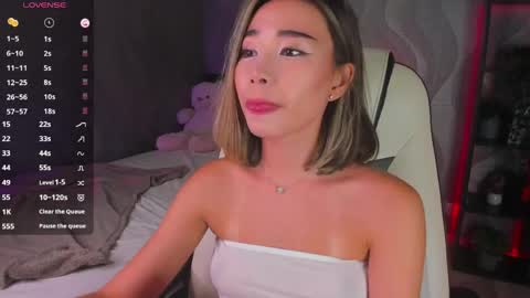 Snapshot of sensualily chatting on 05.21.26 Kiki online show from 05.21.26