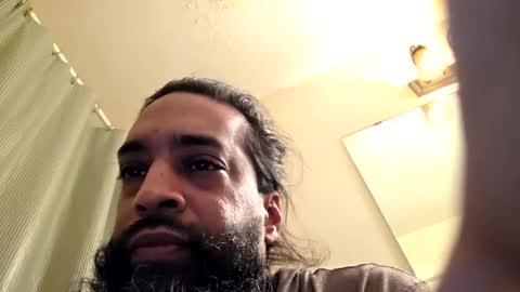 Snapshot of serani02 chatting on 02.18.26 Serani online show from 02.18.26