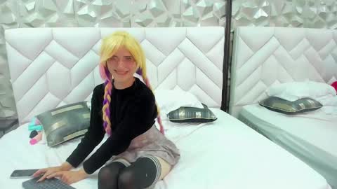 Snapshot of seraphine_star chatting on 03.05.25 Seraphine star online show from 03.05.25