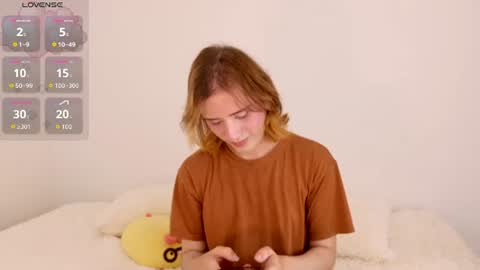 Snapshot of seraphine_star chatting on 06.27.26 Seraphine star online show from 06.27.26