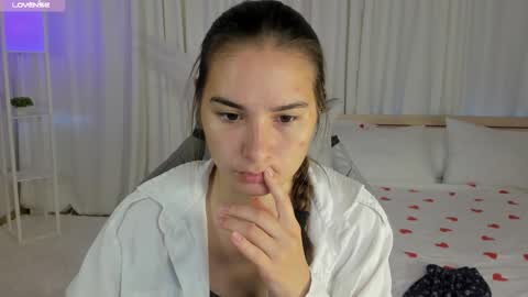 Snapshot of seraphineclark chatting on 10.06.25 Seraphine online show from 10.06.25