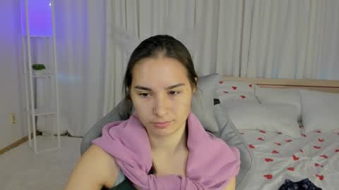 Snapshot of seraphineclark chatting on 10.11.25 Seraphine online show from 10.11.25