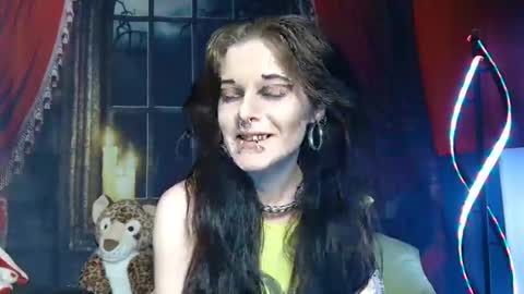 Snapshot of seraphinmunster chatting on 02.08.25 Seraphin Munster online show from 02.08.25