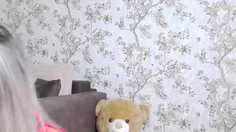 serayarose_ online show from 10.12.25