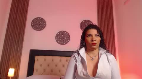 Snapshot of serena_houstonn chatting on 10.02.25 Serena online show from 10.02.25