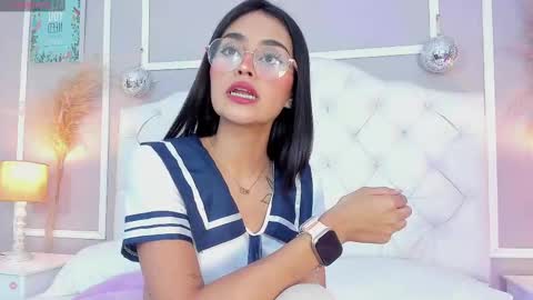 Snapshot of serena_jeyns chatting on 09.30.25 SERE online show from 09.30.25