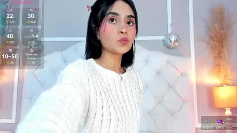 Snapshot of serena_jeyns chatting on 10.06.25 SERE online show from 10.06.25