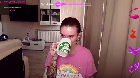 Snapshot of serenamilss chatting on 09.18.25 serenamilss online show from 09.18.25