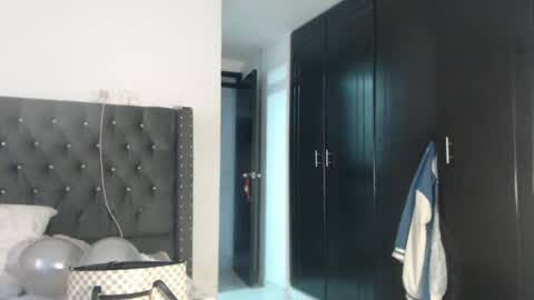 sararoussee online show from 01.04.25