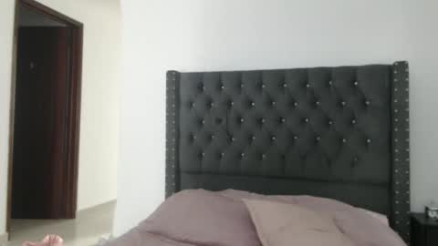 sararoussee online show from 02.08.26