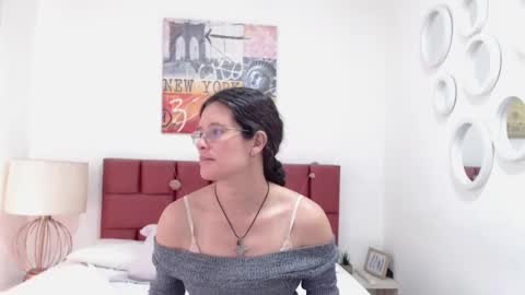 sereneclarks_ online show from 12.17.24