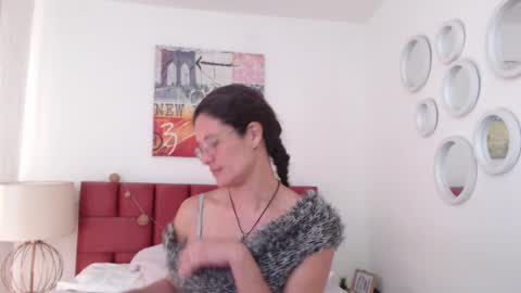 sereneclarks_ online show from 01.22.25