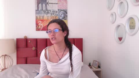 sereneclarks_ online show from 01.24.25