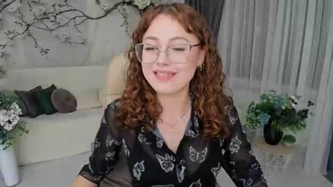 Snapshot of sereneflame chatting on 09.24.25 Ophelia online show from 09.24.25