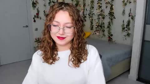 Snapshot of sereneflame chatting on 10.14.25 Ophelia online show from 10.14.25