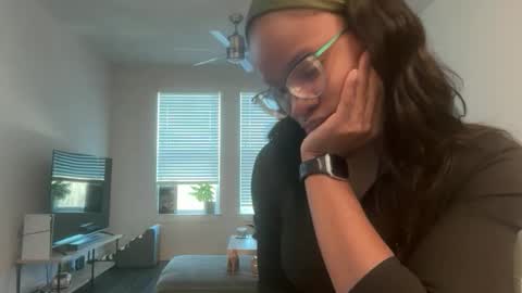 Serenity Bee   online show from 02.12.26