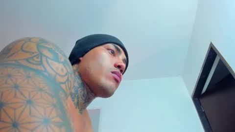 Snapshot of sergio__ferrer chatting on 10.22.25 SERGIO FERRER online show from 10.22.25