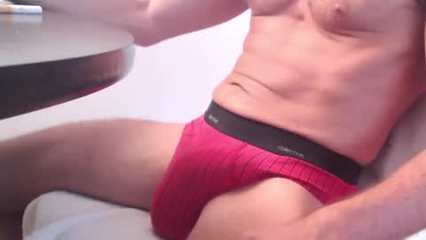 Snapshot of sergio_ch chatting on 10.26.25 sergio_ch online show from 10.26.25