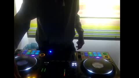 Dj Notorious aka bionik hand online show from 02.08.25