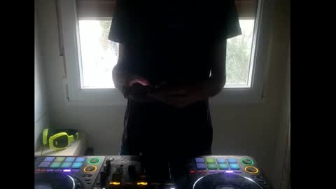 Dj Notorious aka bionik hand online show from 09.15.25