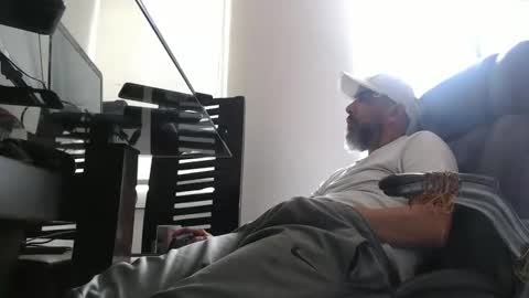 hetero serio discreto online show from 10.16.25