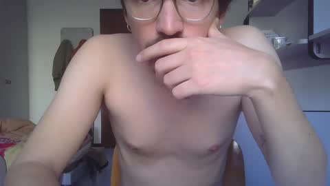 Snapshot of servandomier chatting on 12.06.24 mier online show from 12.06.24