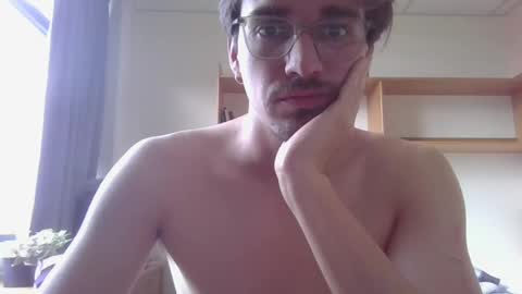 Snapshot of servandomier chatting on 02.26.25 mier online show from 02.26.25