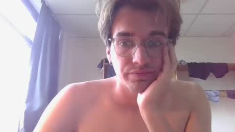 Snapshot of servandomier chatting on 03.06.25 mier online show from 03.06.25