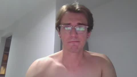 Snapshot of servandomier chatting on 10.22.25 mier online show from 10.22.25