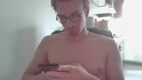 Snapshot of servandomier chatting on 04.13.26 mier online show from 04.13.26