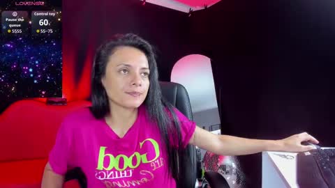 Snapshot of sesymilf chatting on 09.26.25 LUCERO online show from 09.26.25