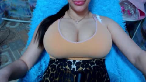 Snapshot of seu_cute chatting on 09.28.25 seu_cute online show from 09.28.25