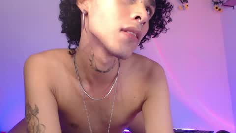 Snapshot of seven7xis chatting on 03.08.25 Alexis online show from 03.08.25