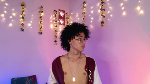 Snapshot of seven7xis chatting on 03.08.25 Alexis online show from 03.08.25