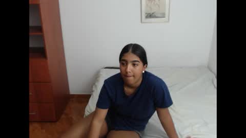 KIKI AND HER BOYFRIEND  online show from 06.02.26