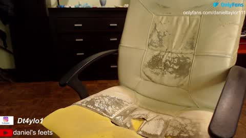 Snapshot of sexandsexy1999 chatting on 01.09.25 Daniel Taylor online show from 01.09.25