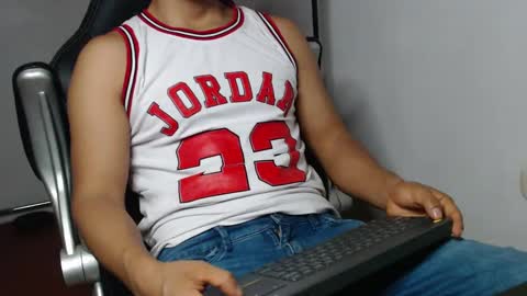 Snapshot of sexatlexx chatting on 12.15.24 arnold online show from 12.15.24